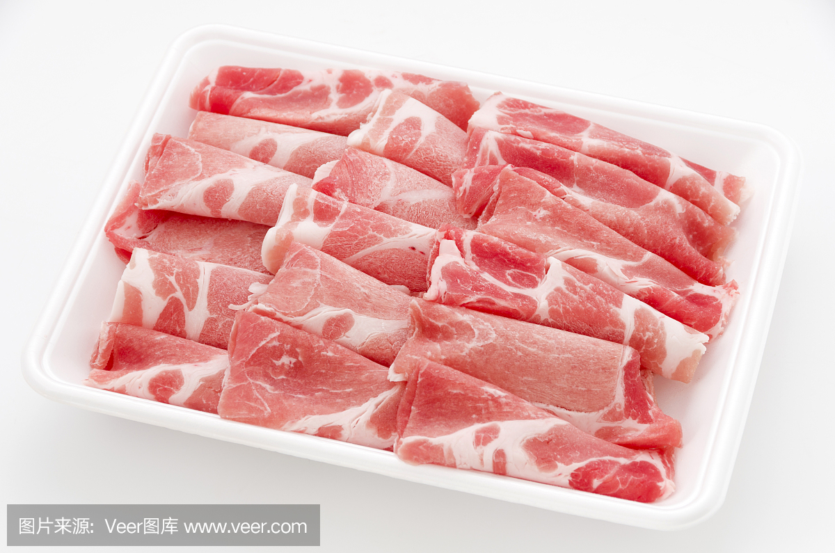 薄猪肉切片波士顿臀部在塑料托盘